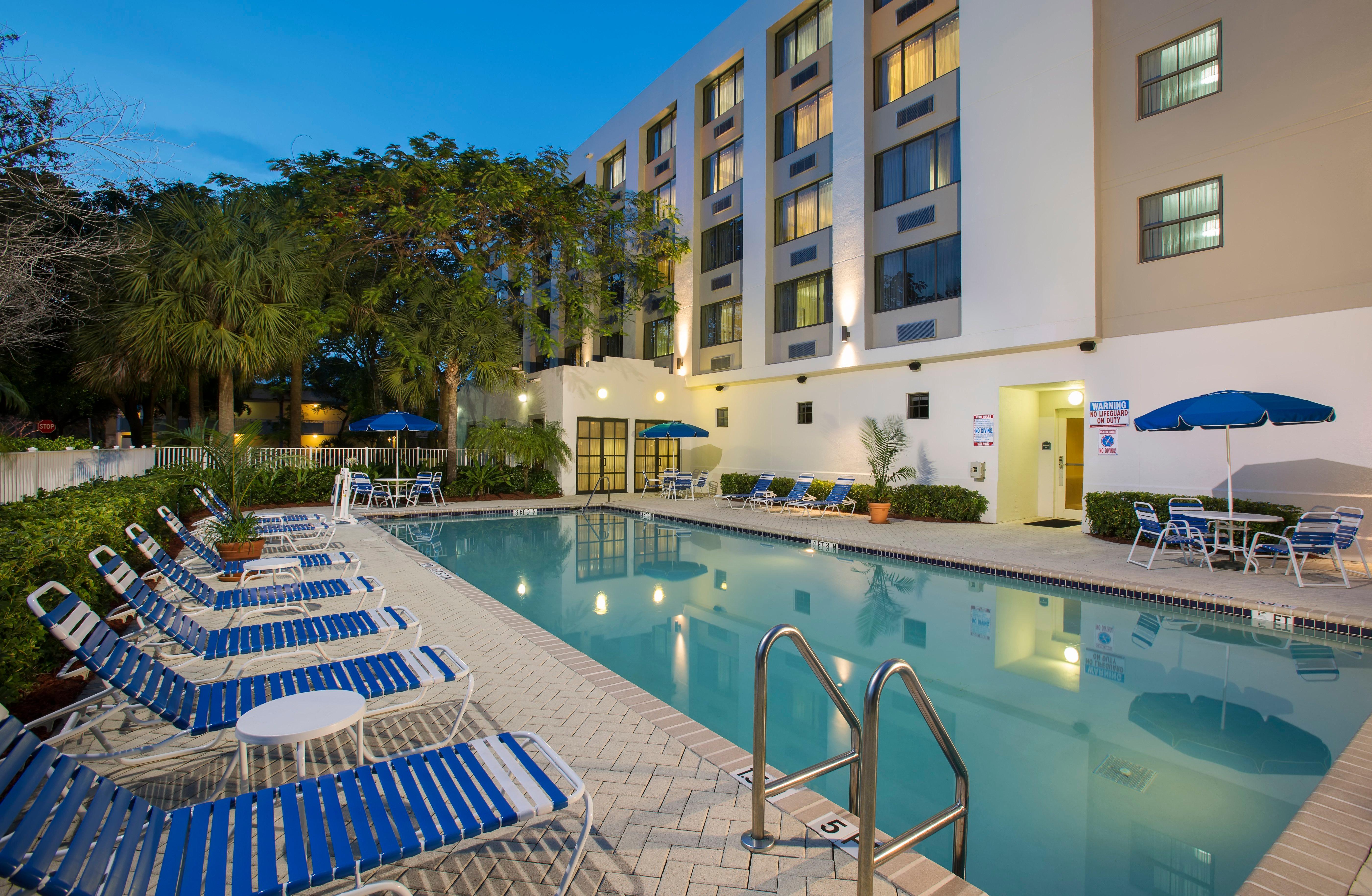 Holiday Inn Express Hotel & Suites Ft. Lauderdale-Plantation By Ihg المظهر الخارجي الصورة