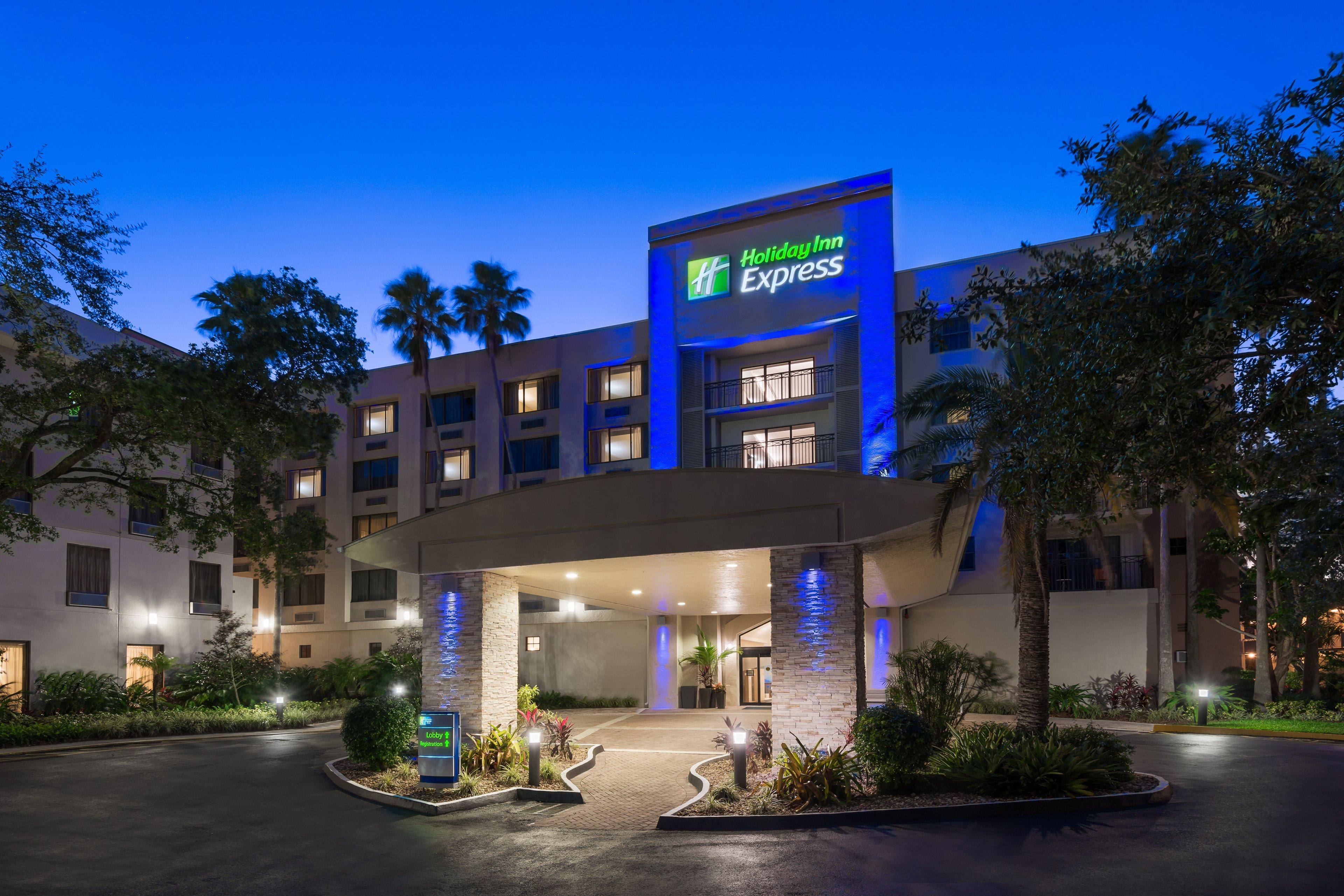 Holiday Inn Express Hotel & Suites Ft. Lauderdale-Plantation By Ihg المطعم الصورة