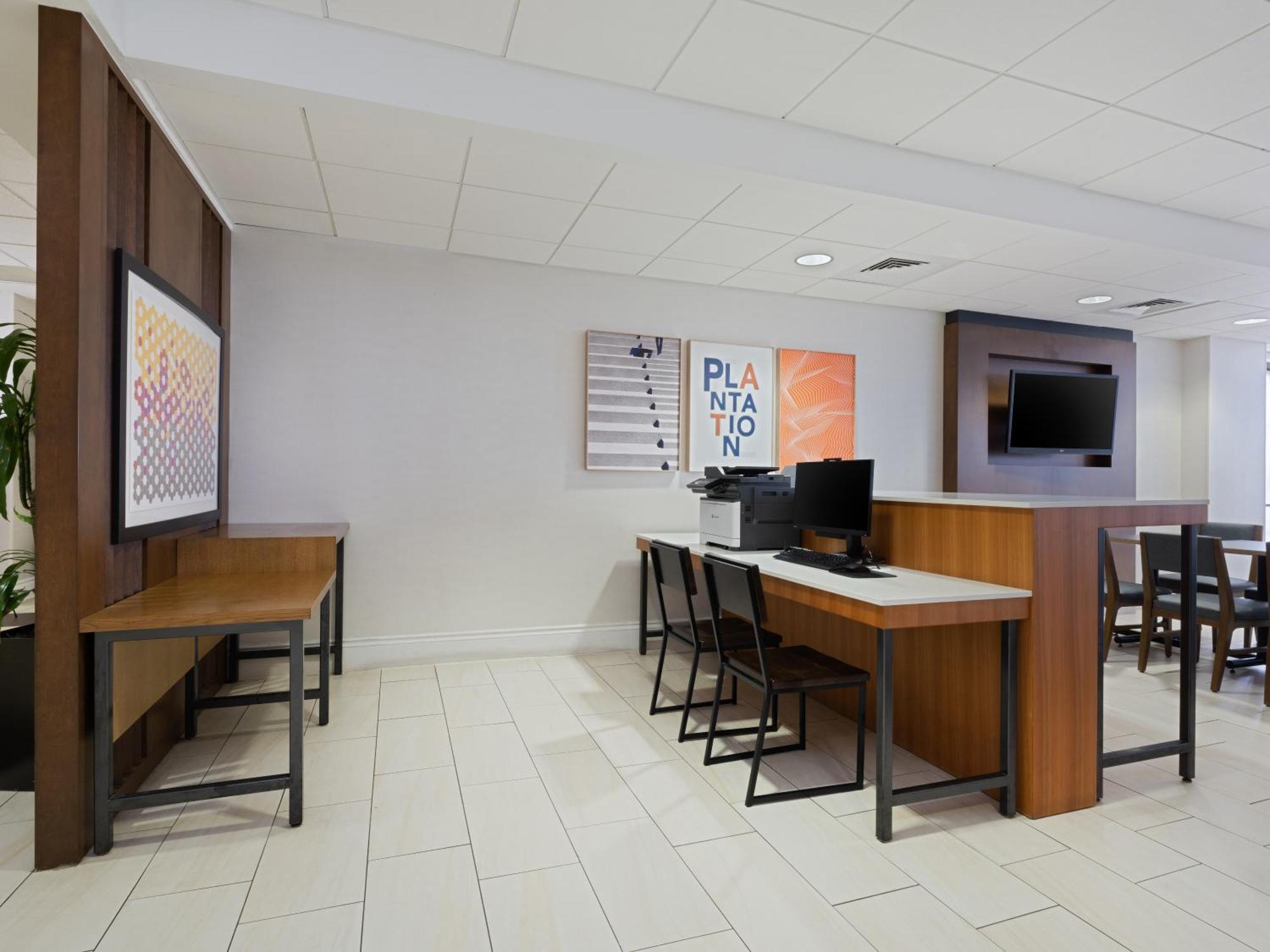 Holiday Inn Express Hotel & Suites Ft. Lauderdale-Plantation By Ihg المظهر الخارجي الصورة